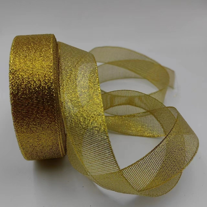Individuelle Farben und Goldzwiebelband Die ideale Dekoration für die Weihnachtstasche