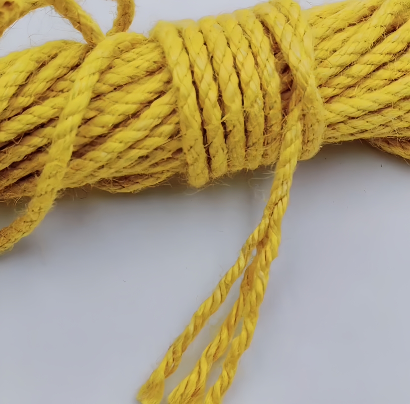 Vorteilhaftes 2,5 mm verdrehtes Farbjutenseil zum Nähen von Kleidung und Bekleidungszubehör