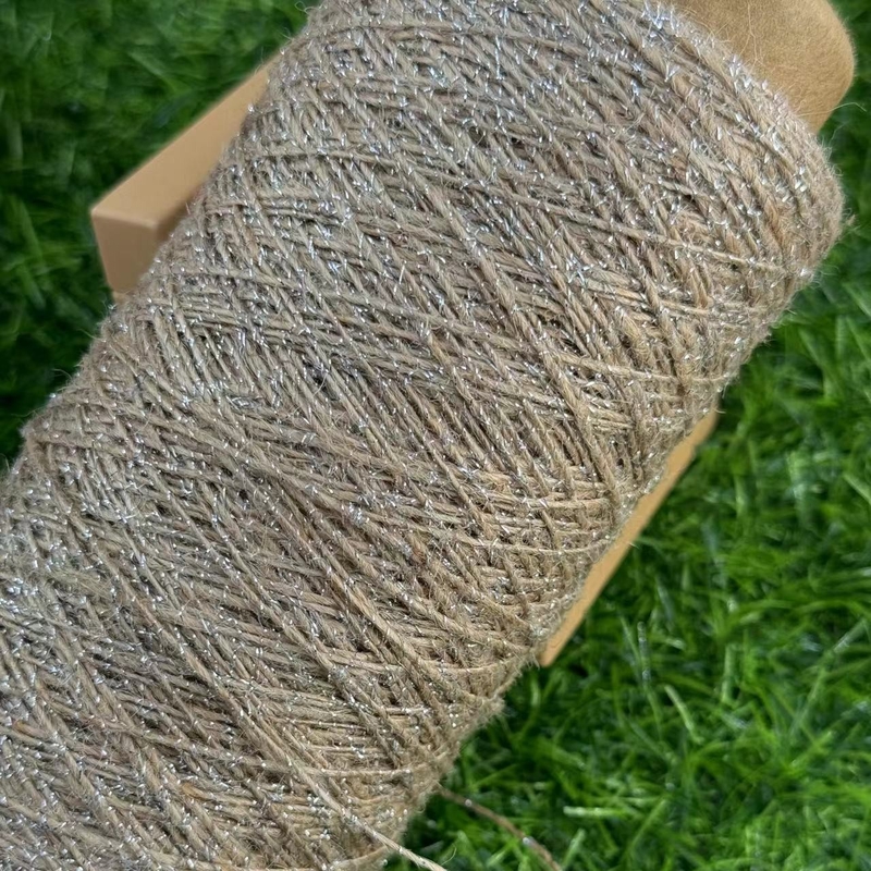 Retro-Handbeleuchtung mit Jute-Seil und Golddraht